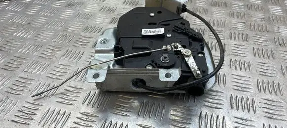 Volkswagen Caddy Loading door lock 2K0827201