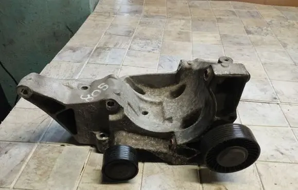 Generator/alternator bracket