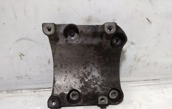 Honda CR-V A/C compressor mount bracket R06