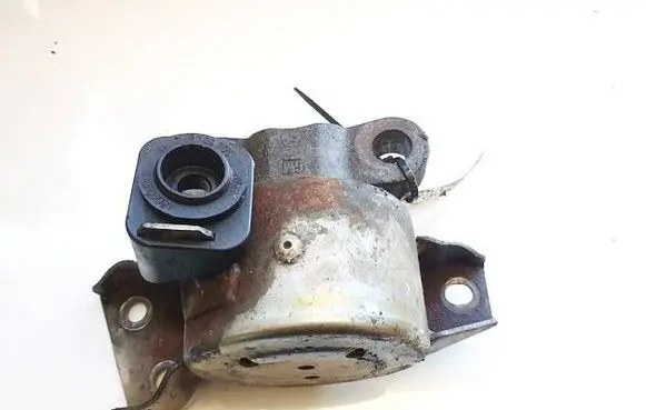 Opel Corsa D Engine mount bracket 468646740
