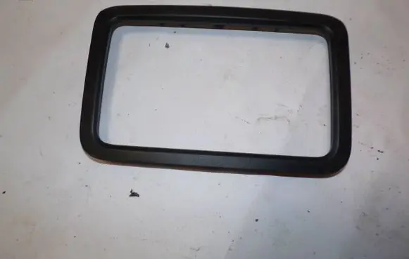 Radio/GPS head unit trim