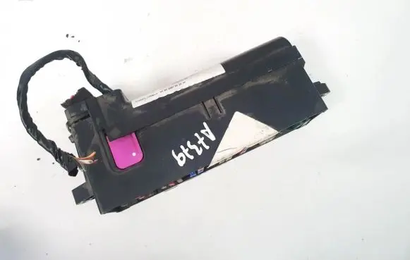 Volkswagen Touran I Fuse box set 0420506117 tab016460