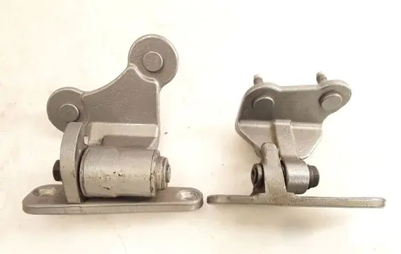 Rear door hinge set