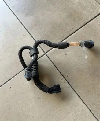 BMW 5 G30 G31 Fuel main line pipe 8575461