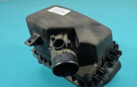Air filter box