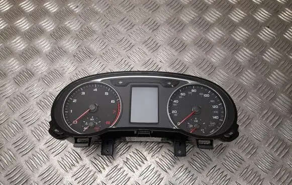 Audi A1 Speedometer (instrument cluster) 8XA920980D