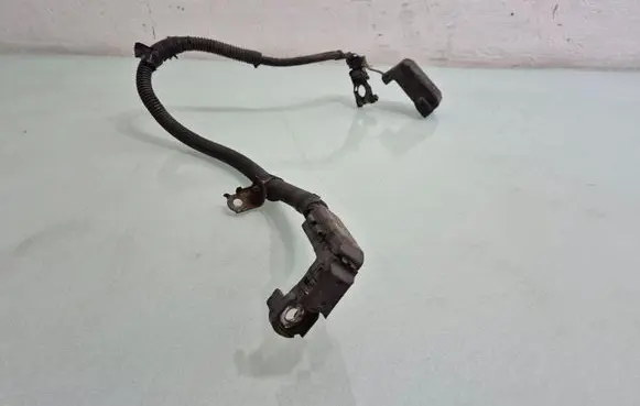 Toyota RAV 4 (XA30) Positive cable (battery) 