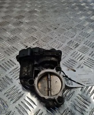BMW 1 F20 F21 Throttle valve 7618838