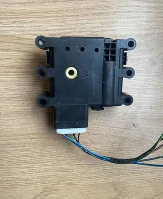 Mazda 5 A/C air flow flap actuator/motor 5X25E