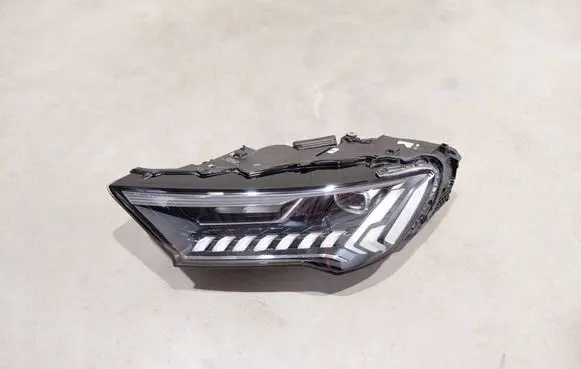 Audi Q7 4M Headlight/headlamp 4M0941039C