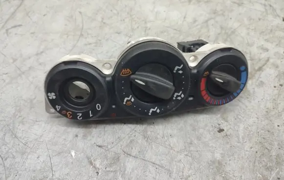 Ford Focus Climate control unit 98AB18C419
