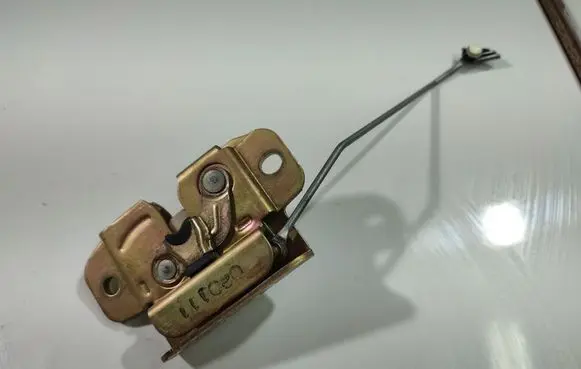 Subaru Forester SG Seat back rest lock catch 
