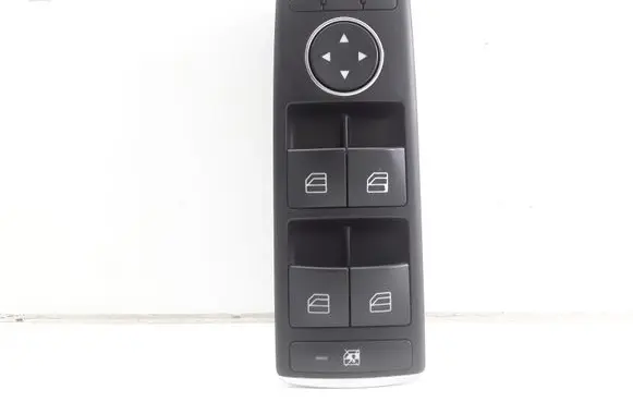 Mercedes-Benz C W204 Electric window control switch A2048700251