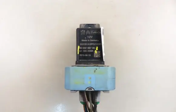 Ford Galaxy Glow plug pre-heat relay 51299058A 9803299780