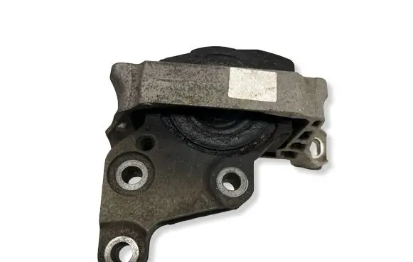 Ford Kuga II Engine mount bracket 