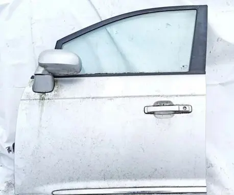 SsangYong Rodius Front door Sidabrine