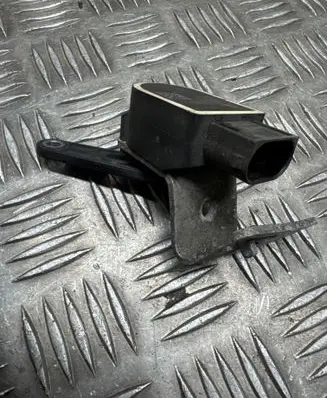 Headlight/headlamp level sensor