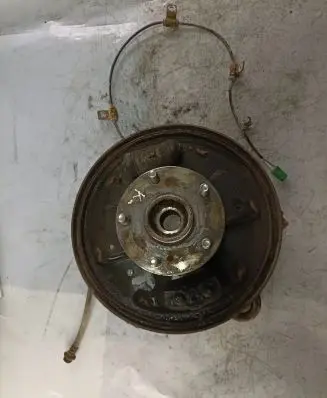 Suzuki Grand Vitara II Rear wheel hub spindle/knuckle 5632065J 4612165J00