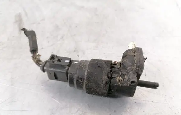 Audi A6 S6 C7 4G Windscreen/windshield washer pump 8K9955647