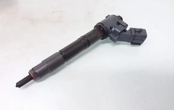 Volvo V60 Fuel injector 31405404 06B00014 VEA132370010AAB