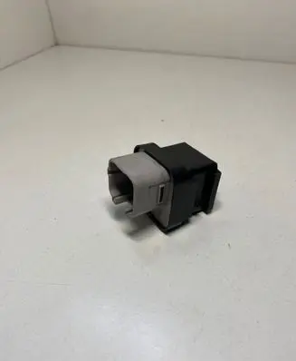 Toyota Corolla Verso AR10 Glow plug pre-heat relay 2861067010 1567000671