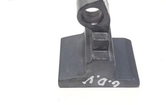 BMW 5 E60 E61 Front door upper hinge 7068088