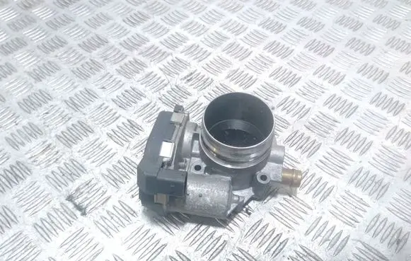 BMW 3 F30 F35 F31 Electric throttle body valve 7588625