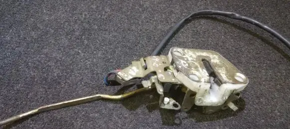 Mazda 626 Rear door lock