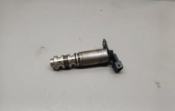 BMW 5 F10 F11 Camshaft vanos timing valve 13150943