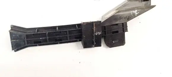 Opel Astra L Front door glass trim molding 9832154480G