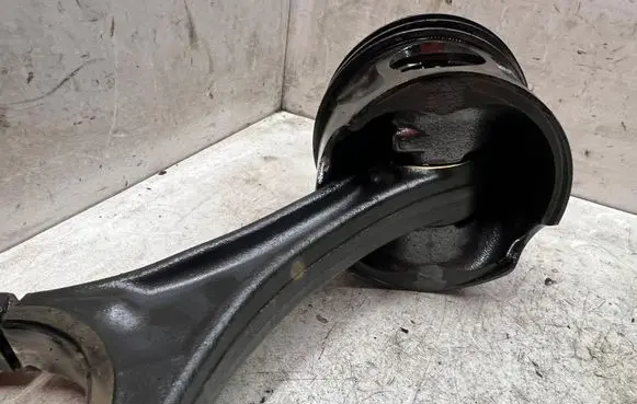 Mercedes-Benz CLS C219 Piston with connecting rod 642030
