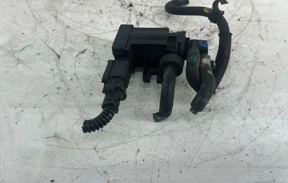 Citroen DS3 Turbo solenoid valve 9801887680