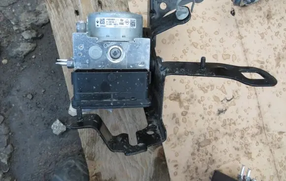 Renault Megane IV ABS Pump 476603526R
