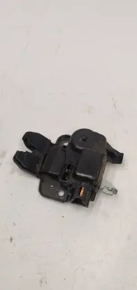 Loading door lock