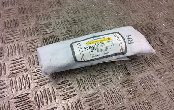 Ford Puma Seat airbag L1TBa611d10ad