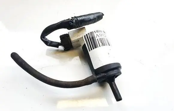 Nissan Micra Windscreen/windshield washer pump 28920t