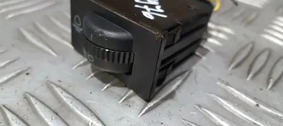 Toyota Corolla Verso AR10 Headlight level height control switch