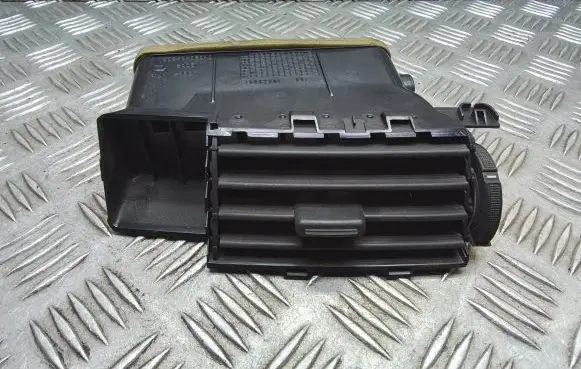 Dash center air vent grill