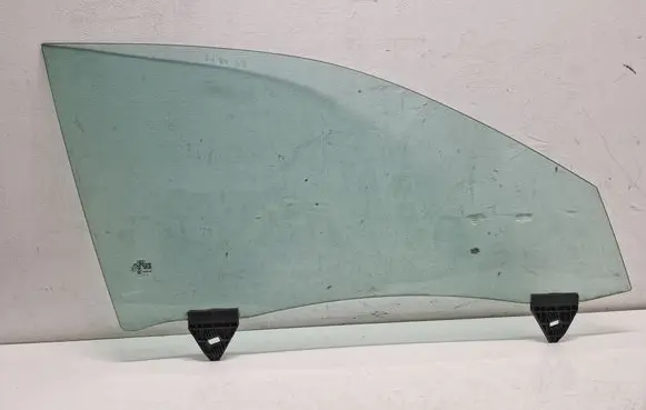 Audi A4 S4 B6 8E 8H Front door window glass four-door