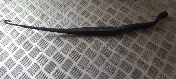 Honda CR-V Front wiper blade arm