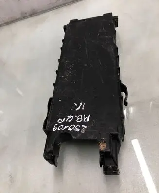 Mercedes-Benz CLA C117 X117 W117 Fuse box cover A24654516