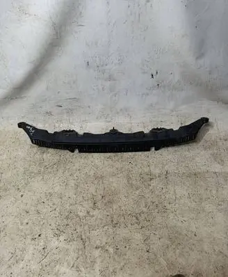Rear bumper mounting bracket