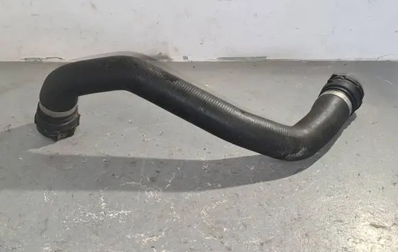 Mercedes-Benz CLS C257 Engine coolant pipe/hose A2225019000