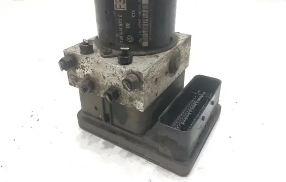 Volkswagen Golf IV ABS Pump 1J0614517E