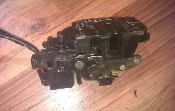 Mazda 626 Rear door lock