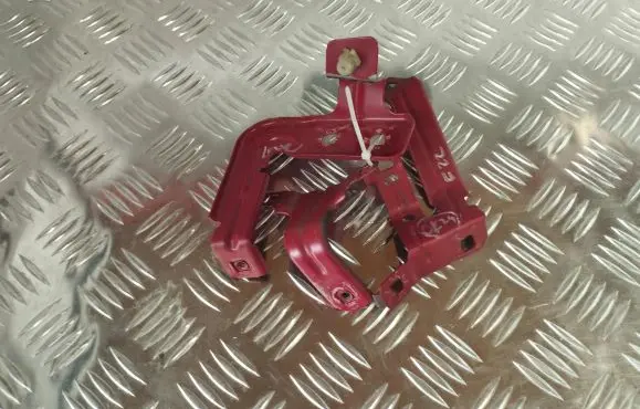 BMW 2 F22 F23 Fender mounting bracket