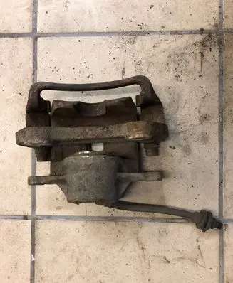 Opel Insignia A Front brake caliper 13229151