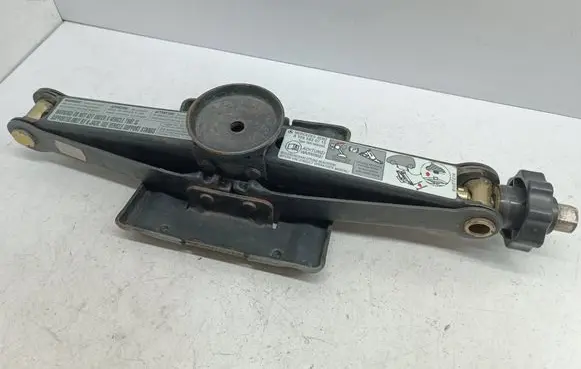 Mercedes-Benz A W169 Lift Jack A1685830715 1685830715