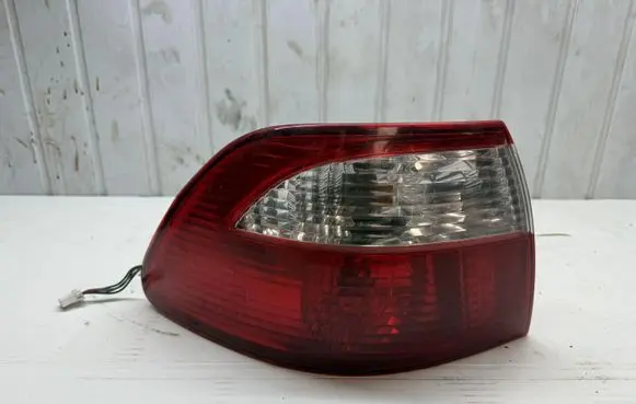 Mazda 626 Rear/tail lights 22061919