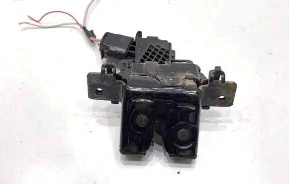 Toyota Yaris Tailgate exterior lock 
